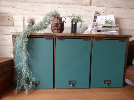 カラーボックス